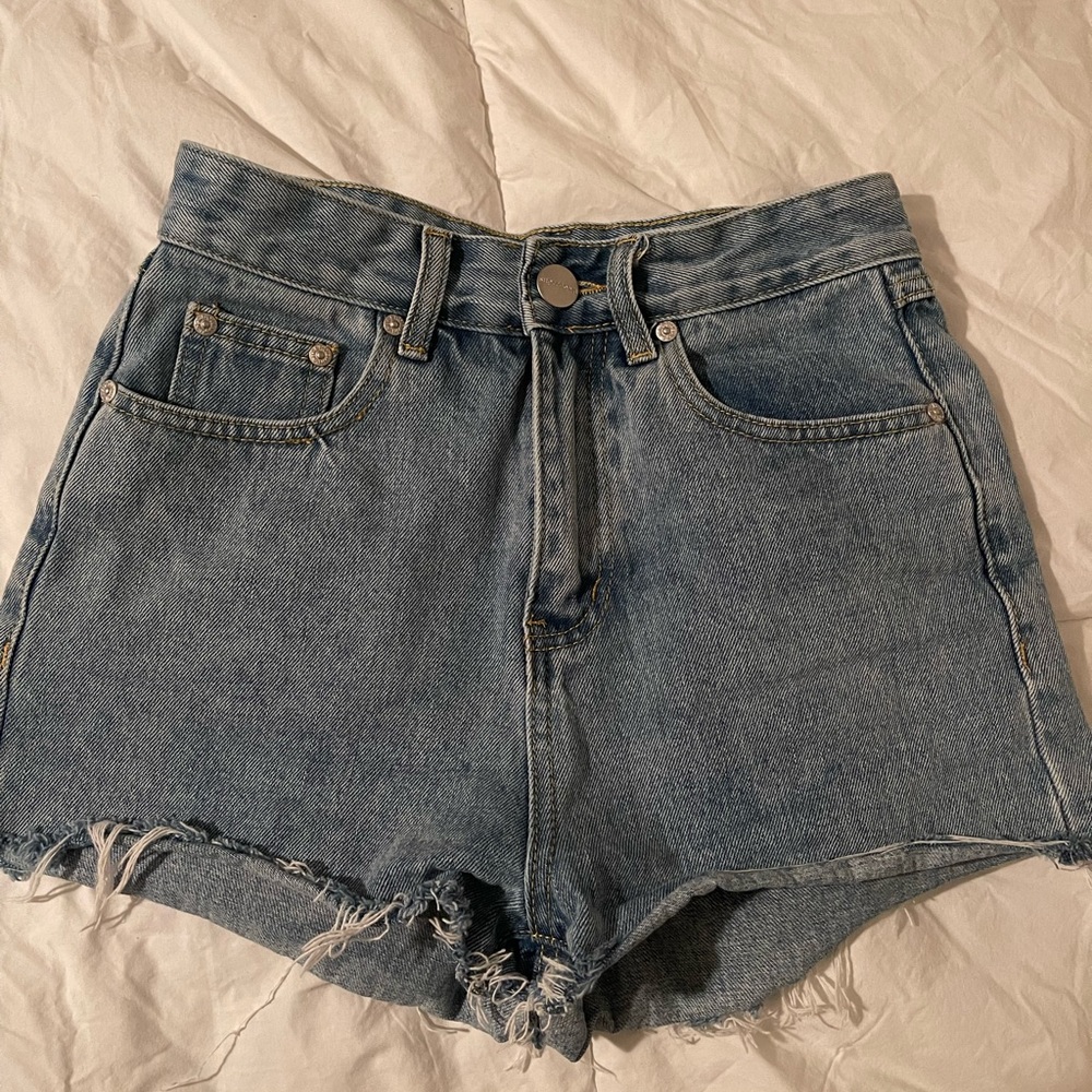 New shorts lightly worn